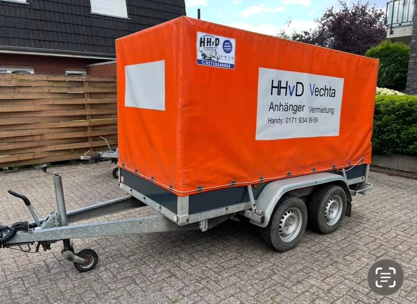 Tandemanhänger mit orangefarbener Plane von HHvD