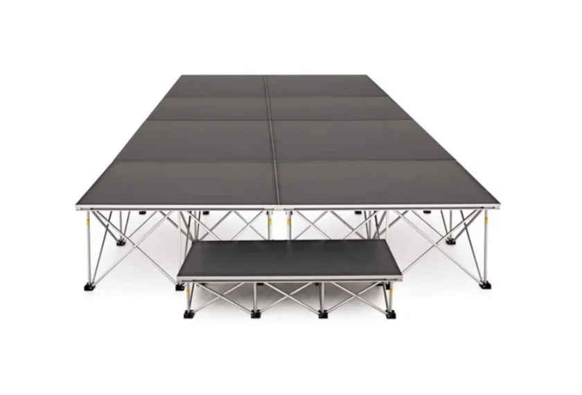 Variabel aufbaubare Bühne mit 8 Quadratmetern Fläche
